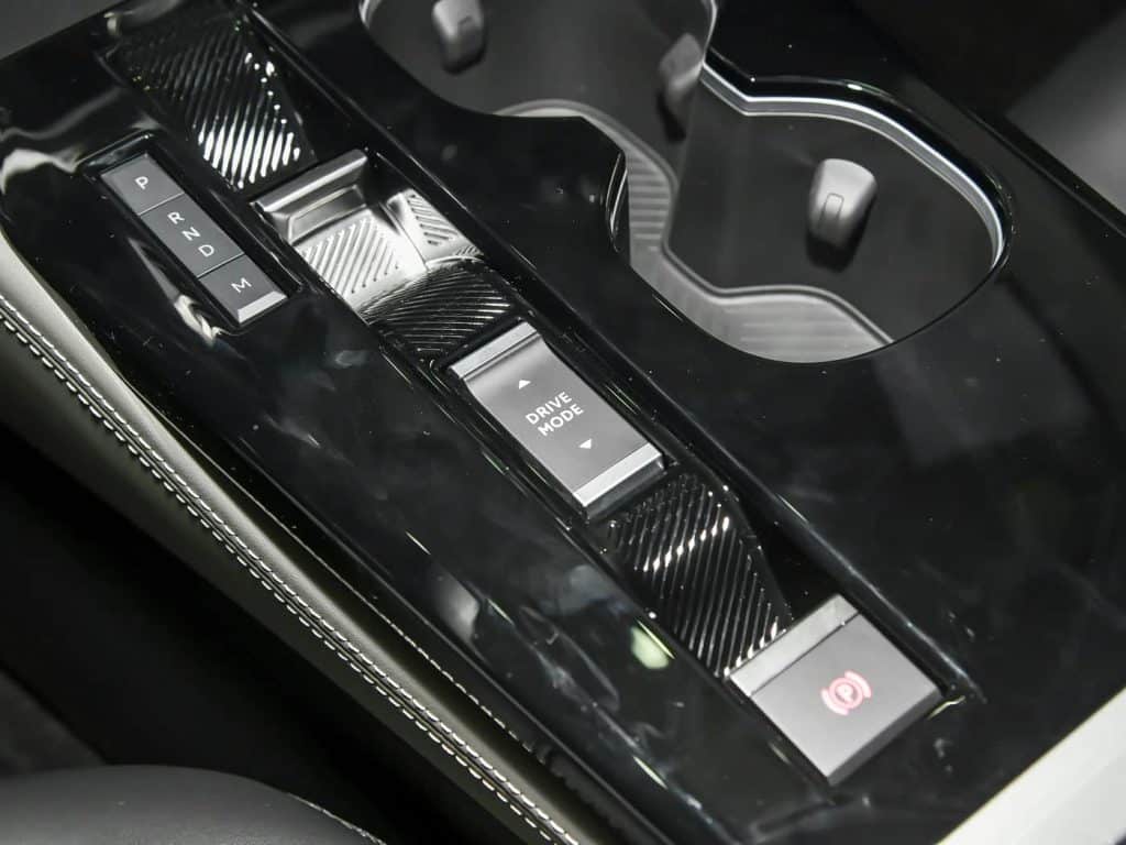 1400x1050_autohomecar__ChxoHWfYDkKAK2bIABCQ_3Q6IFo460