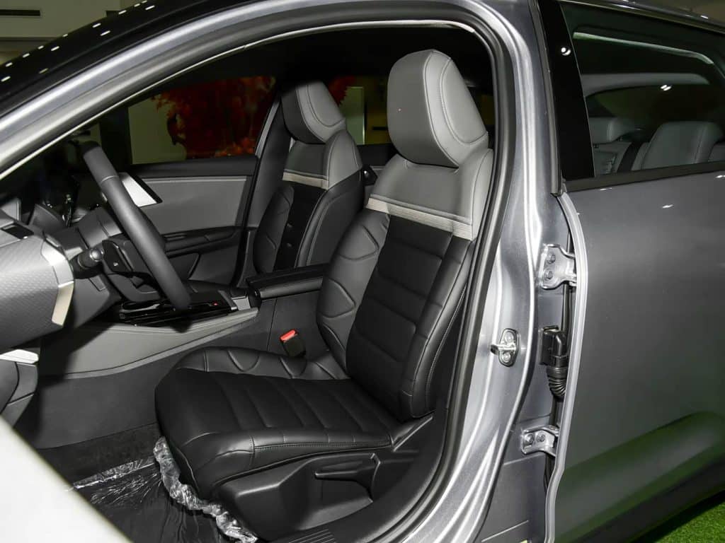 1400x1050_autohomecar__ChxoHWfYDluAKFrDABPcsQLMQAo538