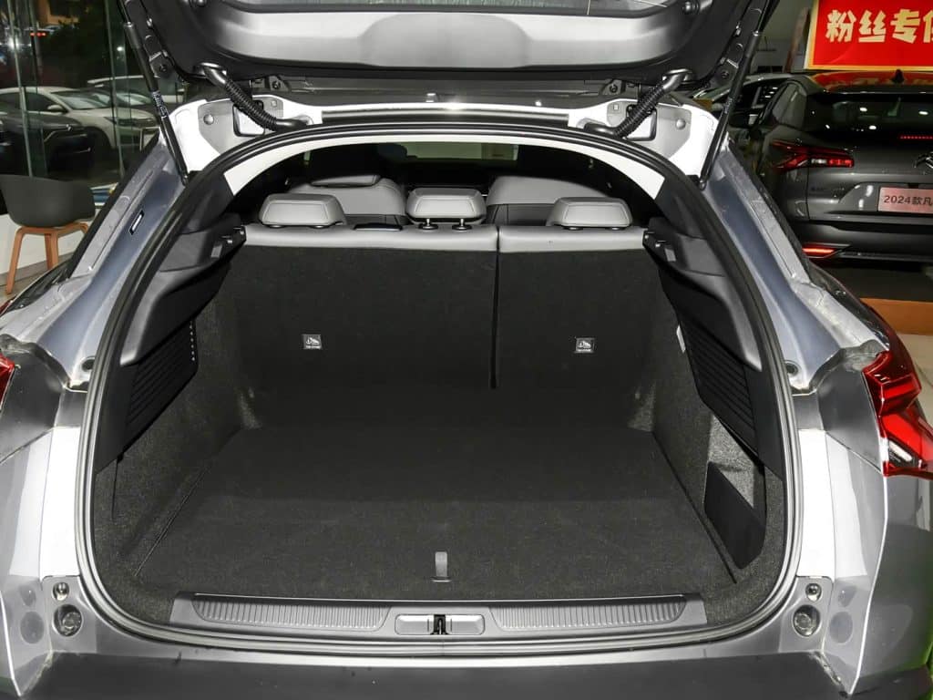 1400x1050_autohomecar__ChxoHmfYDmaAWMrdABgJmCeJxzs552