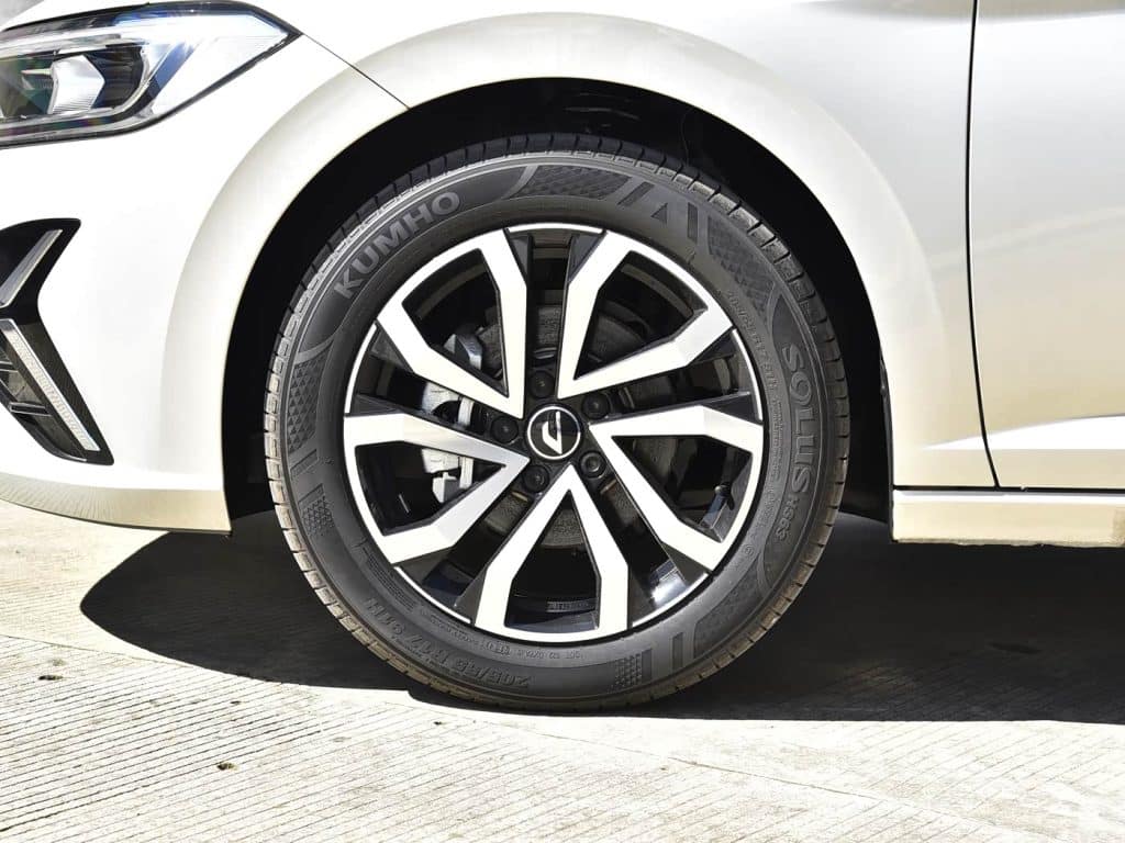 1400x1050_autohomecar__ChxpVWj2LFOAI5vlAEGZtRtbne0576