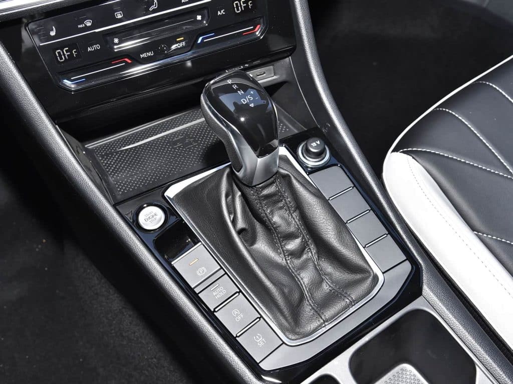 1400x1050_autohomecar__ChxpVWjvntyAExXFAEyefIEM27A761