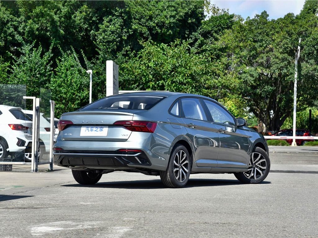 1400x1050_autohomecar__ChxpVWjvoYWAD72_AFXy1rx5HWk297
