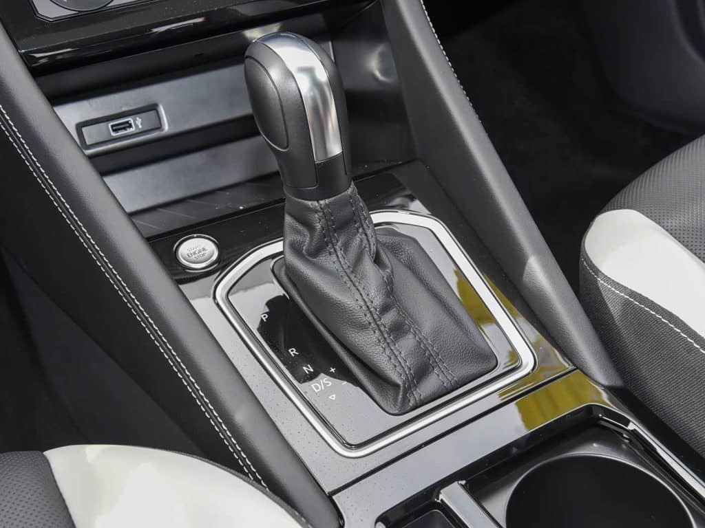 1400x1050_autohomecar__ChxpVWjxAwuALHktABihv1fv2_g330