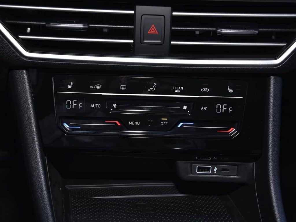 1400x1050_autohomecar__ChxpVmjvns2ACbOGADLc9oyGNws254
