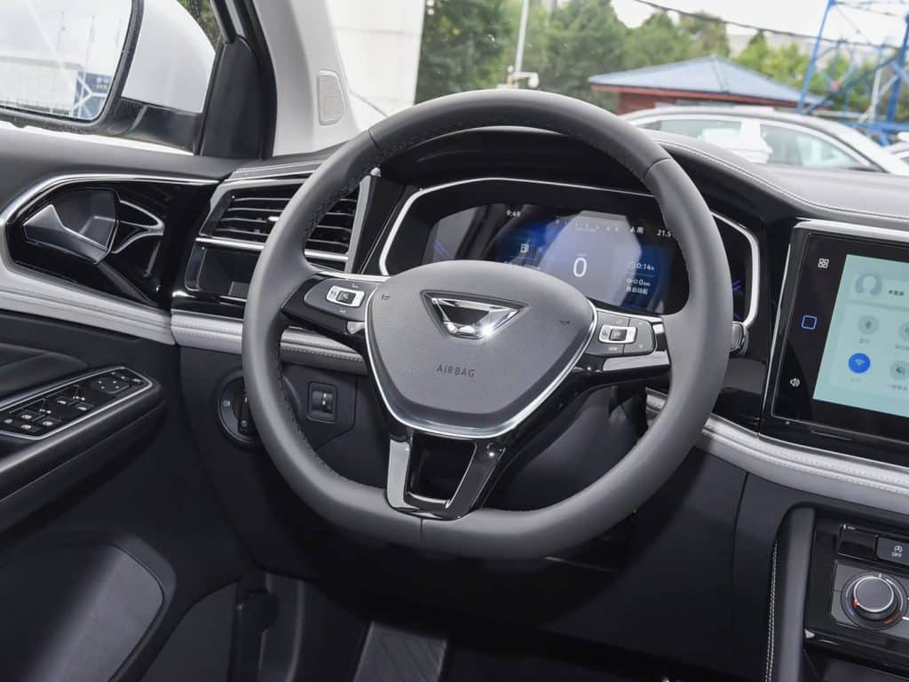 1400x1050_autohomecar__ChxpVmjxAweAGhleABbDsZpTnuc912
