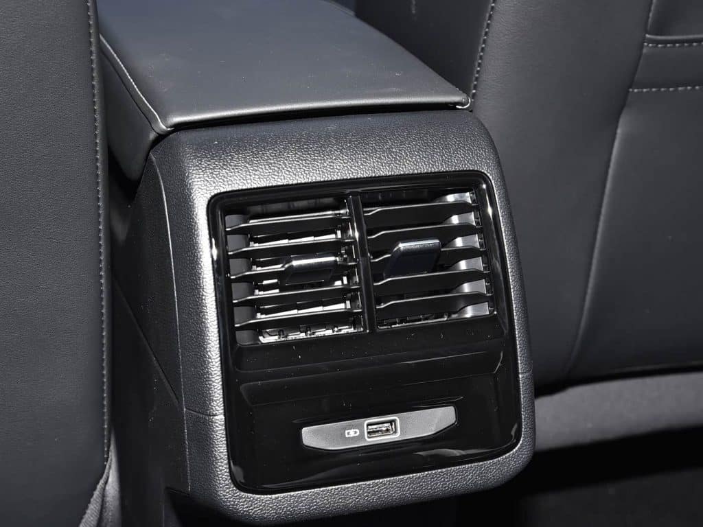 1400x1050_autohomecar__ChxpWGjvn4eAFj9UAEmZhRHOkKQ242