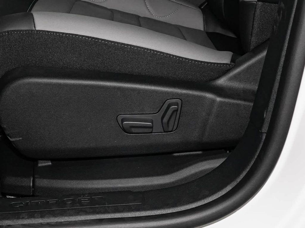 1400x1050_autohomecar__CjIFV2hLtm6AYeobACl-Lvd0t0I380