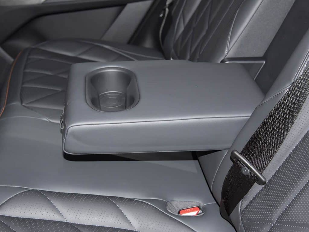 1400x1050_autohomecar__Chtk2WcN7RaADIYUACo1WzIdaYA081
