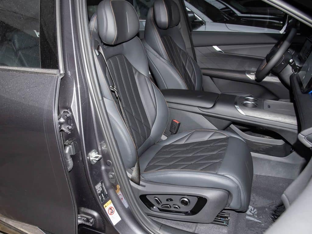 1400x1050_autohomecar__Chtk2WcN7RqAXuL1AD8iGhN4ZyM186