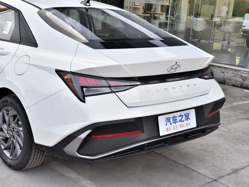 1400x1050_autohomecar__ChtlyGYf6W-APp_wACQsZv19aek996
