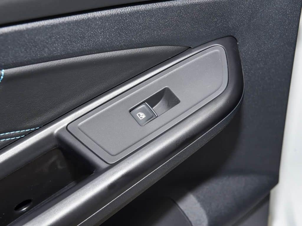 1400x1050_autohomecar__Chto52kUf9SAZLX-AC2Z6M6bP_k270