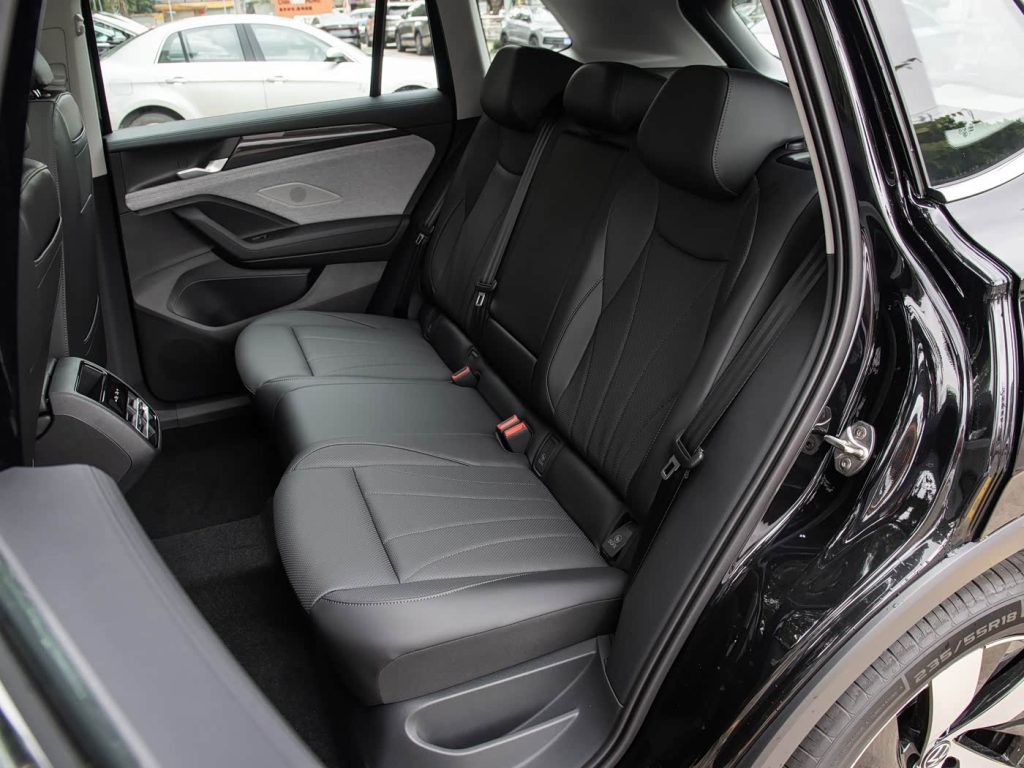 1400x1050_autohomecar__ChtpWGnXsEmAdQm3AC0dYbTPJ-M255
