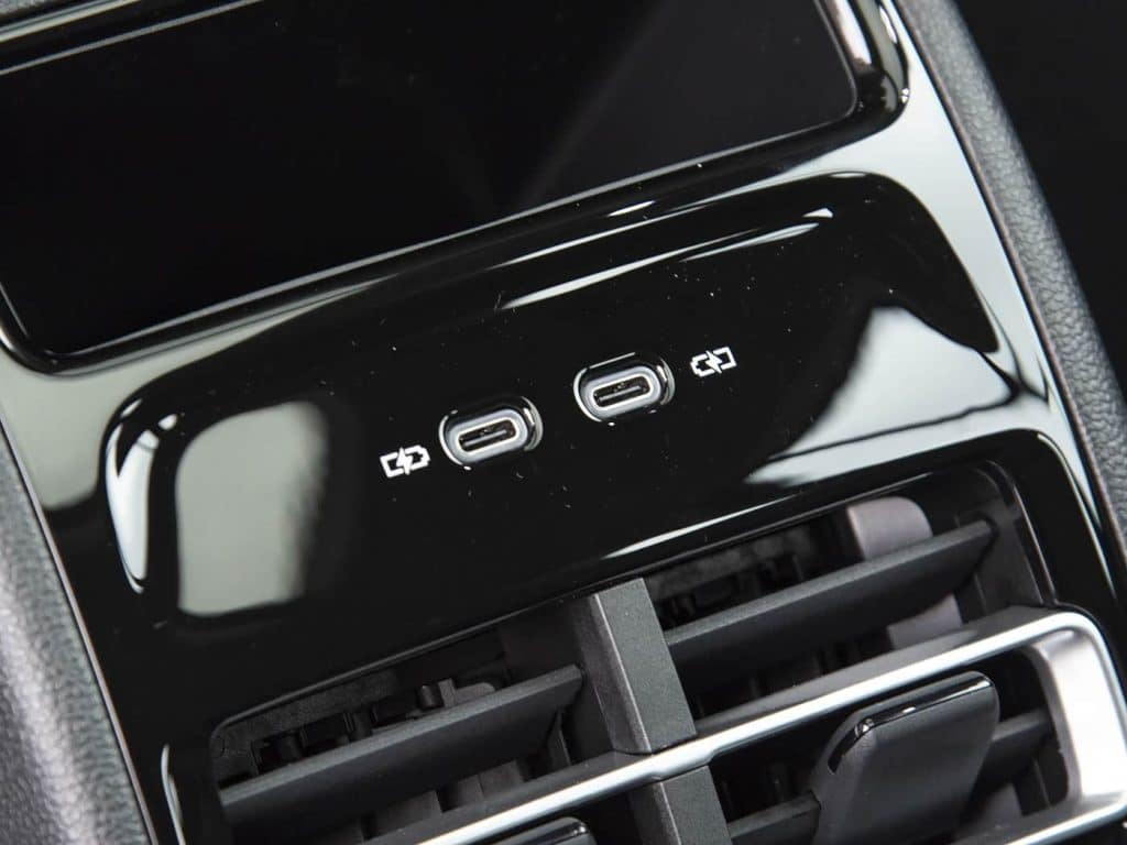 1400x1050_autohomecar__ChtpWGnXsEyAJRlLACkjgUnzi5A499