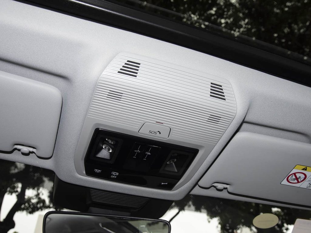 1400x1050_autohomecar__ChtpWGnXsFWADF-zACevP35TzUI022 (1)