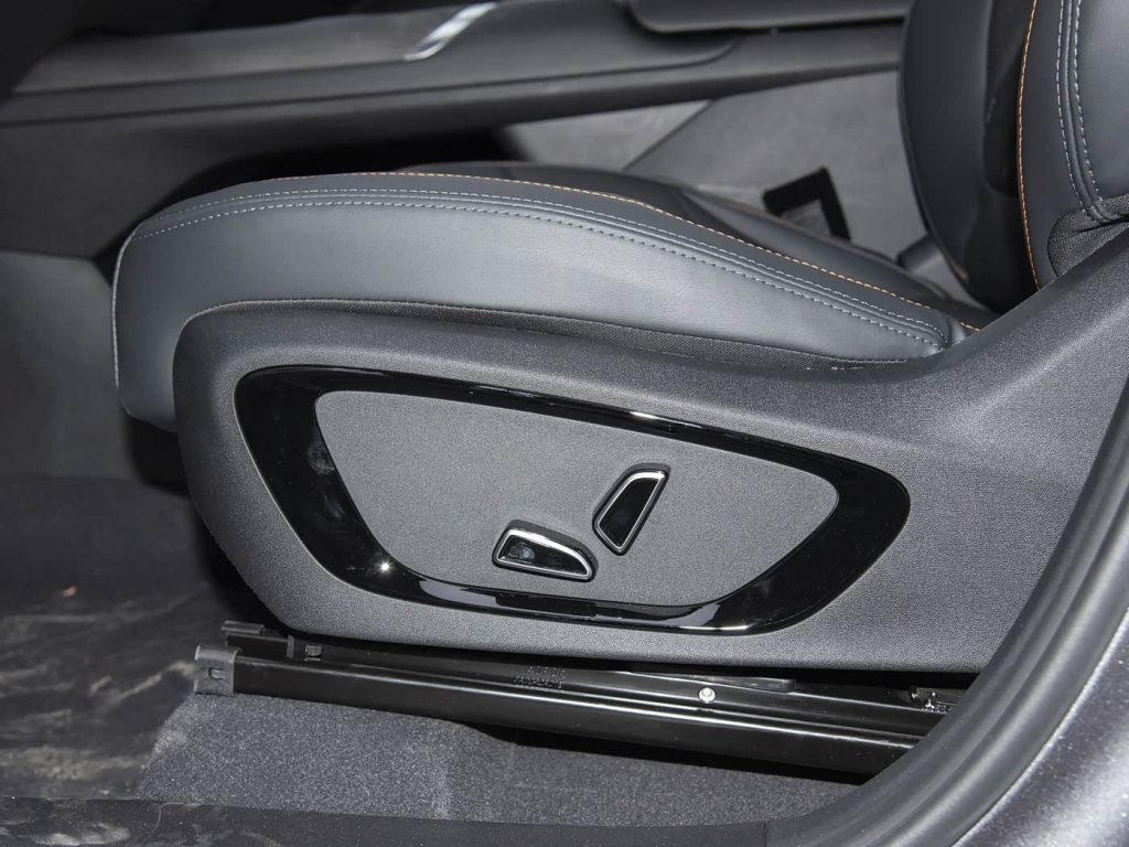 1400x1050_autohomecar__ChxkPWcN7ROAFKuJAClmKZAQkH8232