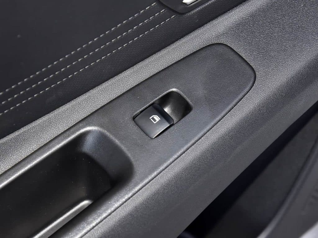 1400x1050_autohomecar__ChxoHWYf6QKAVQZoAC_AQN5kQK8799