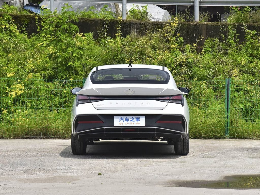 1400x1050_autohomecar__ChxoHmYf6IaAfyVbADo8wruL_5Y379