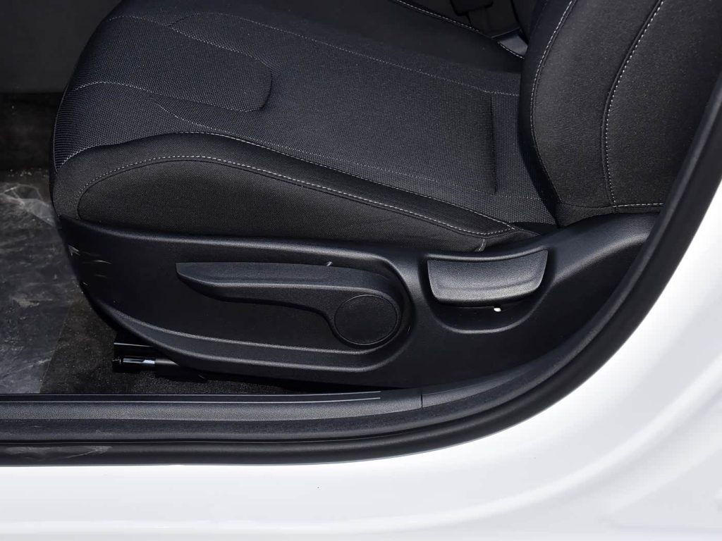 1400x1050_autohomecar__ChxoHmYf6QWAE8zYACwtOKhjNe4070