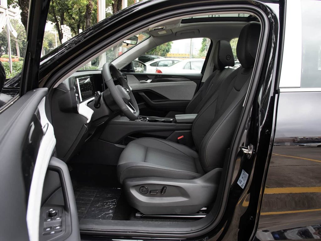 1400x1050_autohomecar__ChxpV2nXsE2AHvwwACggG0su0oU810