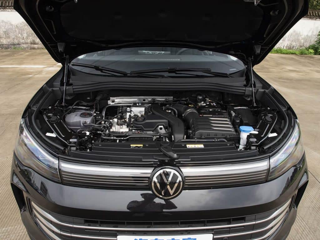 1400x1050_autohomecar__ChxpV2nXsKOAUoUFACUPpzZk1Kw203