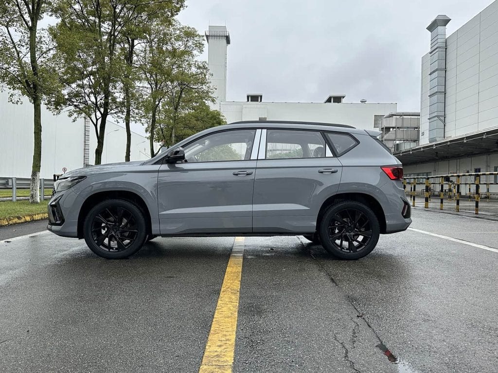 1400x1050_autohomecar__ChxpVWj643yATu24ADn1S9cCA_4651
