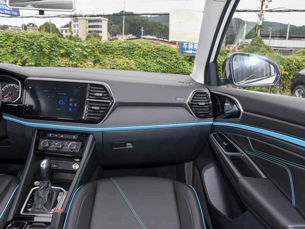 1400x1050_autohomecar__ChxpVWkUf6yAal1aACsGkZMB0So141