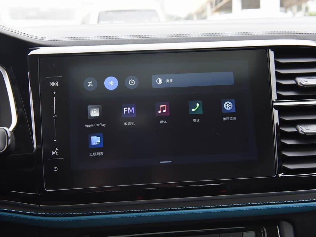 1400x1050_autohomecar__ChxpVWkUf7iAdwhbACL9LdaxVRU314