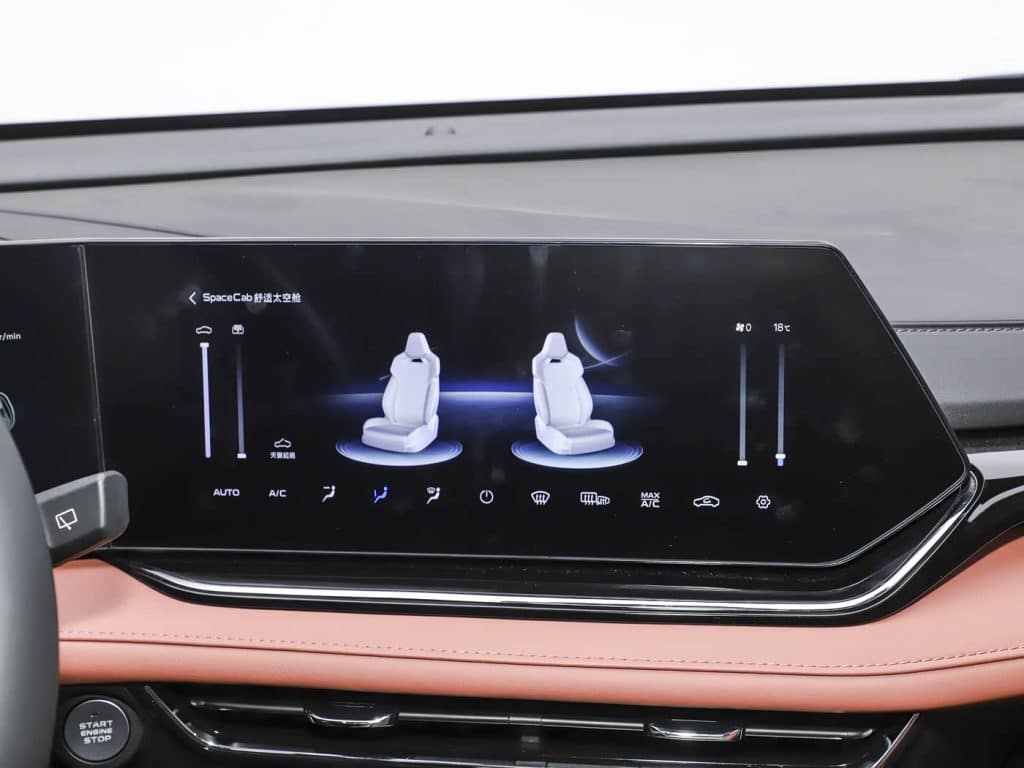1400x1050_autohomecar__ChxpVmi1a3uAALHjABcel9etYoo991