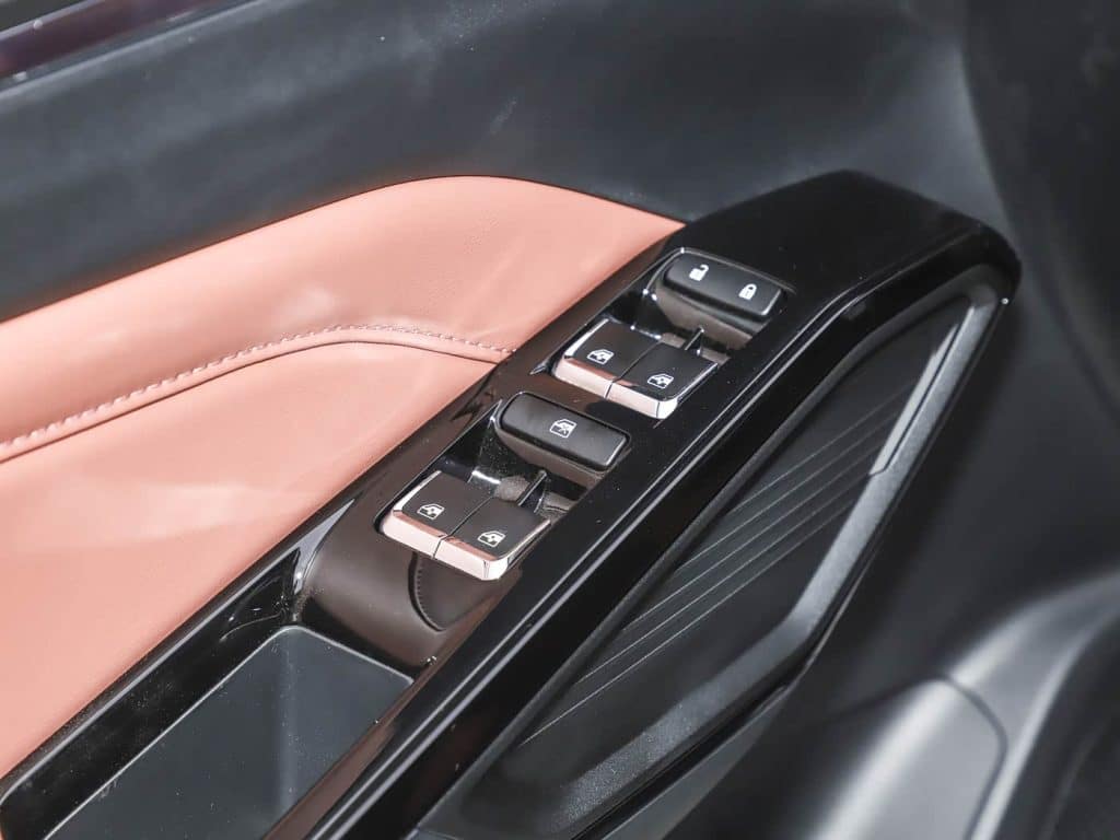 1400x1050_autohomecar__ChxpWGi1a-qAd8kaABkgQrE7joI199