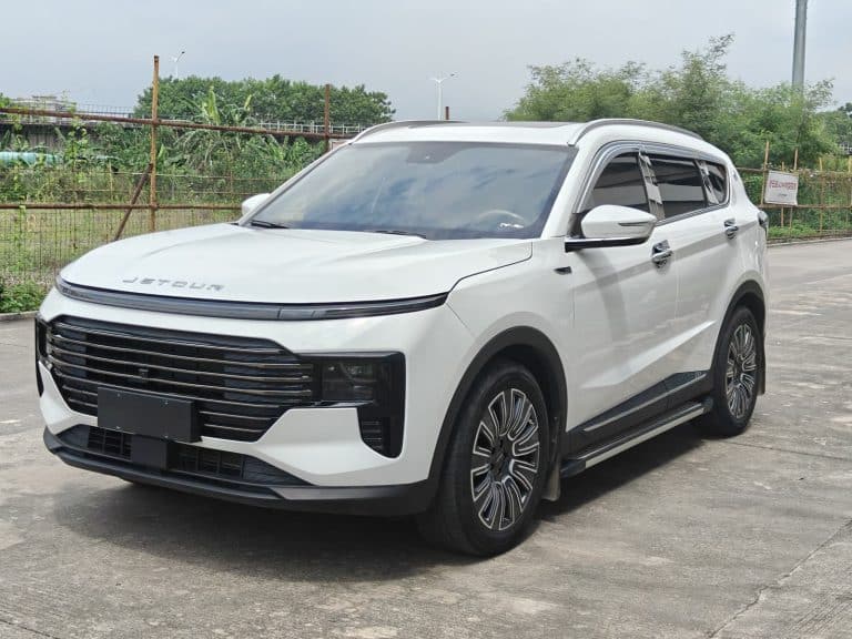 Jetour X70 PLUS 2025 Luxe 7 places — 23 000 km