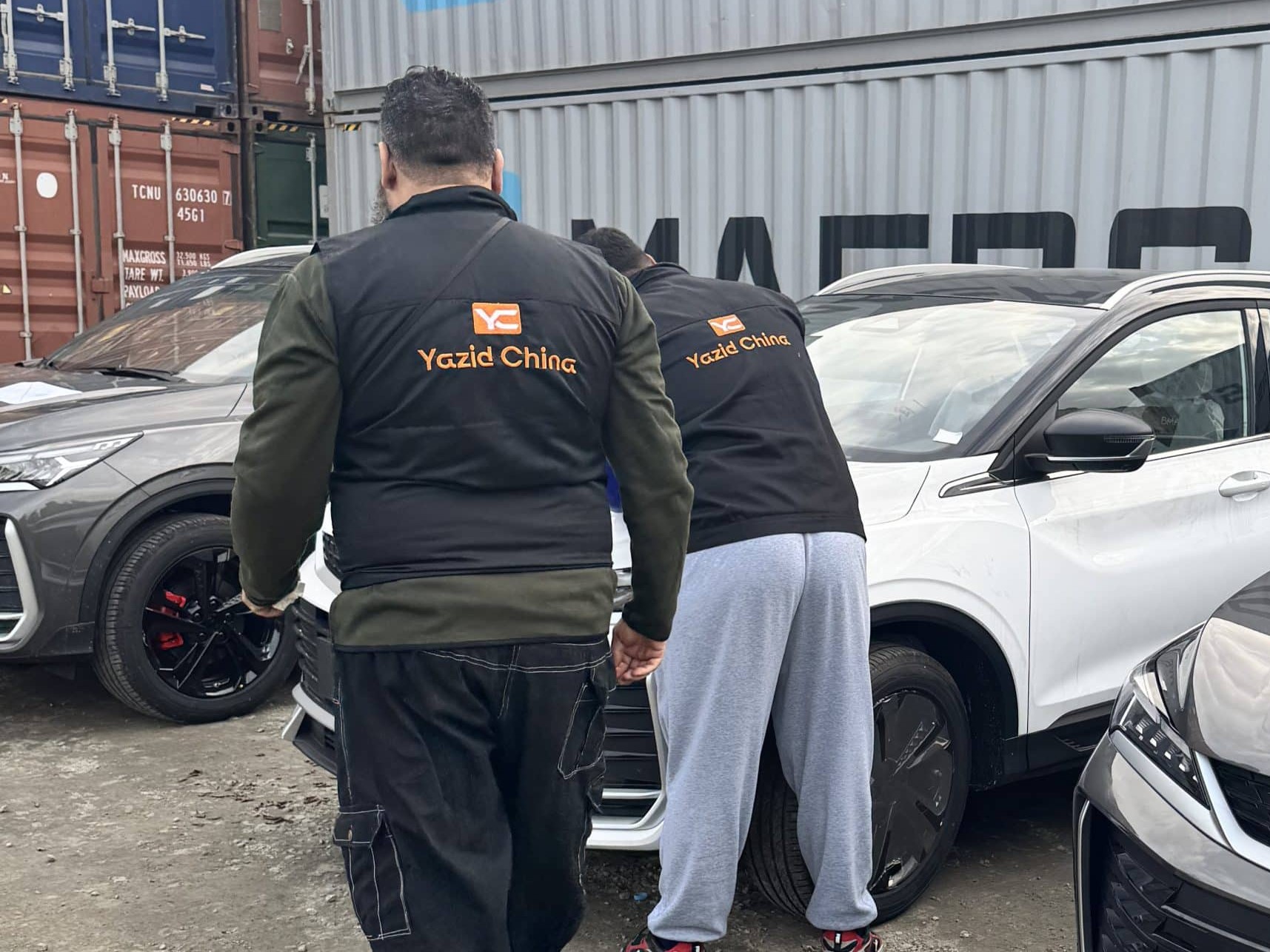 Les fondateurs de Yazid China au port d’Alger